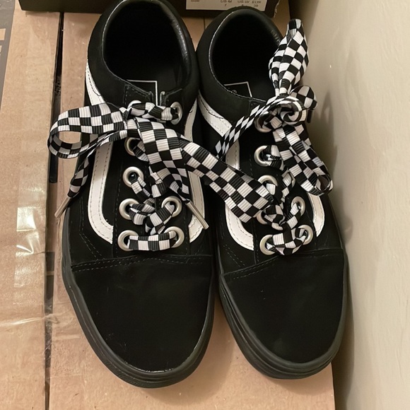 Vans sneakers, used . - Picture 2 of 4